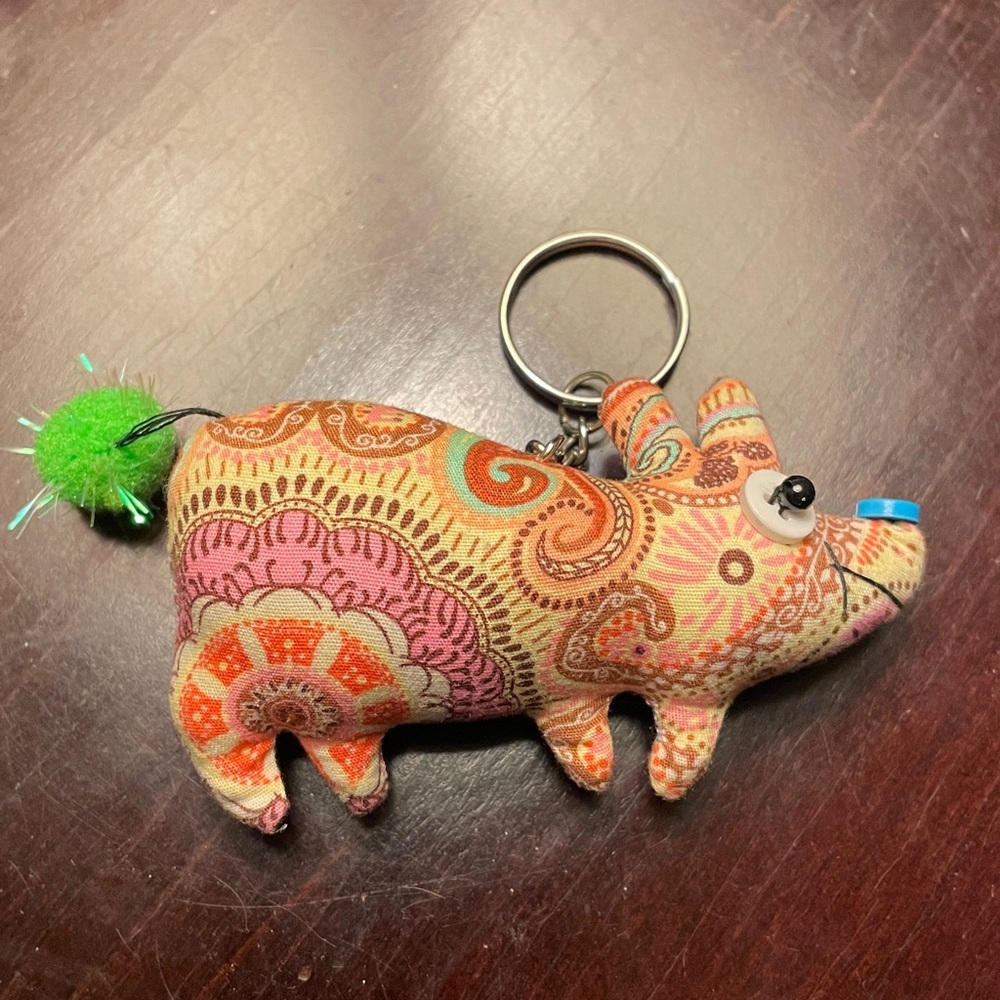 Colorful Patterned Pig Keychain - Picture 4 of 8